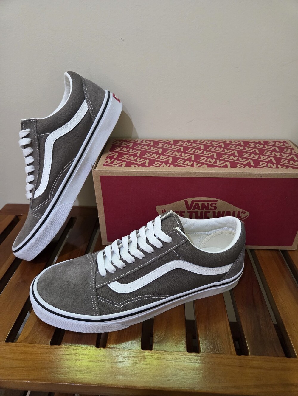 Vans Men's Old Skool Sneakers in Gray and White Size 8.5 NEW